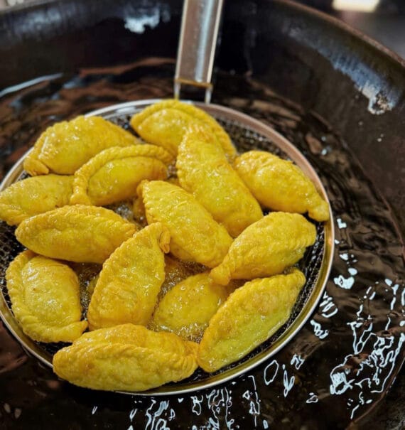 Bánh Gối Hà Nội kèm nước chấm (set 8 bánh)